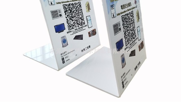 作為亞克力展示架廠商，應該怎樣做展示架才不會發黃呢？